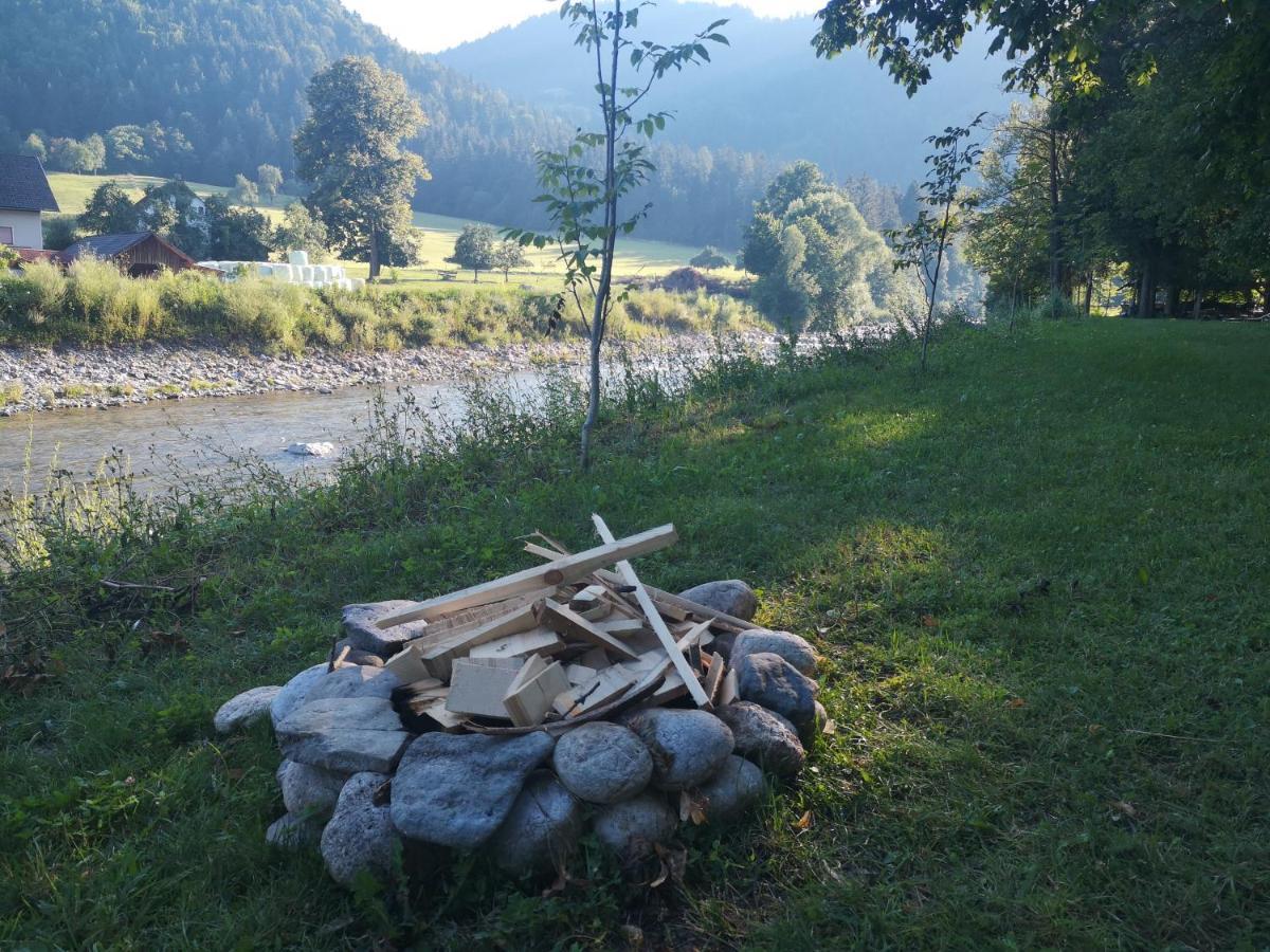 Kamp Na Otoku - Ljubno Ob Savinji 호텔 외부 사진