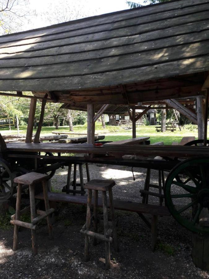 Kamp Na Otoku - Ljubno Ob Savinji 호텔 외부 사진