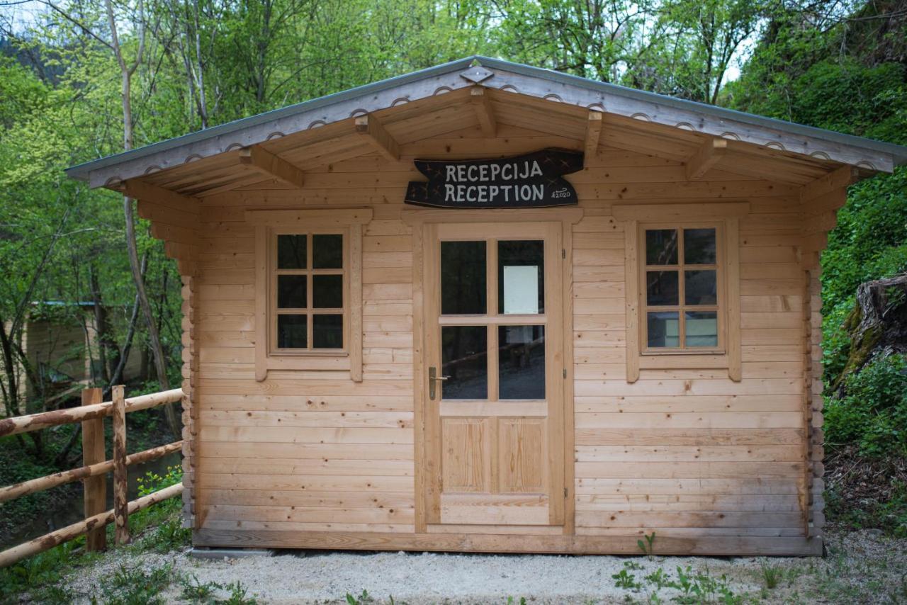 Kamp Na Otoku - Ljubno Ob Savinji 호텔 외부 사진